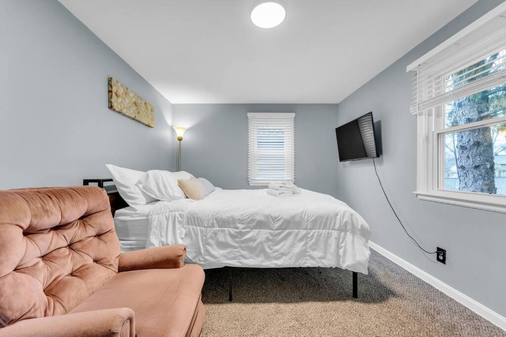 Central Falls Hideaway 凯霍加福尔斯 外观 照片