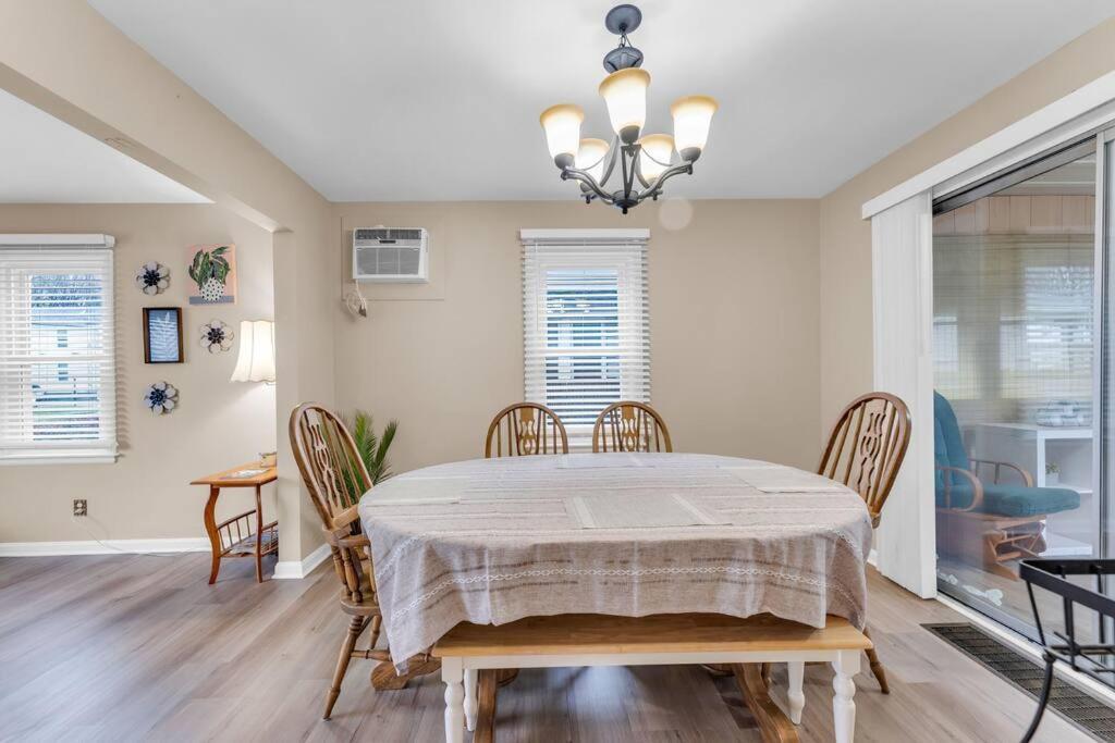 Central Falls Hideaway 凯霍加福尔斯 外观 照片